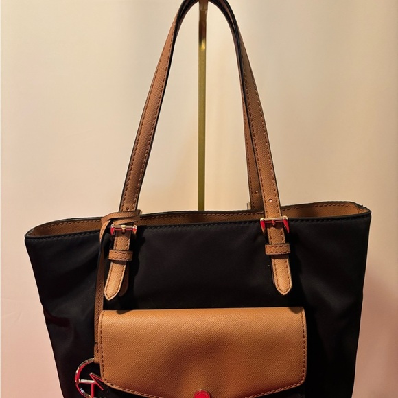 Black Nylon Bag - Picture 5 of 11